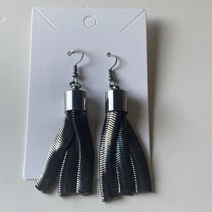 Vintage Modernist Fringed Tasseled Gunmetal Earrings 80s 90s Minimalist - Picture 1 of 7