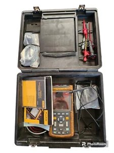 Fluke 123 - Scopemetro industriale 20 MHz Fluke-123/008s W - Bild 1 von 9