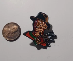 Prendedor Esmaltado Freddy Krueger Pesadilla en Elm St. Psicosis ¡Hermoso! Nuevo - Imagen 1 de 1