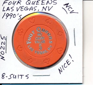 NCV CASINO CHIP - FOUR QUEENS LAS VEGAS NV 1990's 8-SUITS #N0225 NICE CHIP - Bild 1 von 2