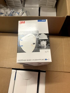 3M 8822 FFP2 Masken mit Ventil P2 Feinstaubmaske Mundschutz Atemschutzmaske NEU - Bild 1 von 1
