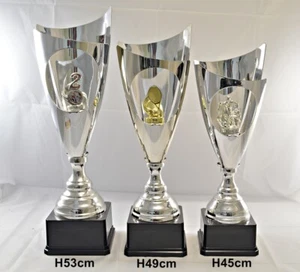 Pokal 2021 silberfarben 3er Serie oder Einzeln mit Beschriftung und Sportfigur - Bild 1 von 2