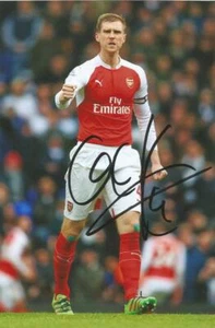 ARSENAL* PER MERTESACKER SIGNED 6x4 ACTION PHOTO+COA - Picture 1 of 1