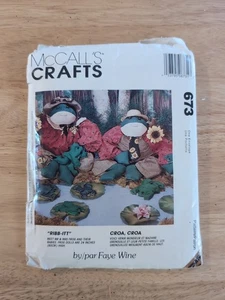 McCalls Pattern 673 Mr Mrs Frog & Babies Stuffed Plush Characters CUT - Picture 1 of 2
