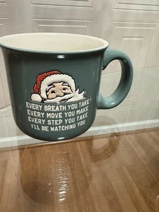 Life Is Good 16 Unzen Santa Ill Be Watching You Weihnachten lustiger grüner Kaffeebecher - Bild 1 von 5
