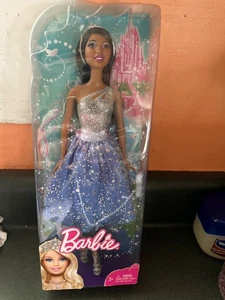 Barbie Sparkle Princess Teresa Puppe, Neu in Box Mattel T7593 datiert 2010 - Bild 1 von 5