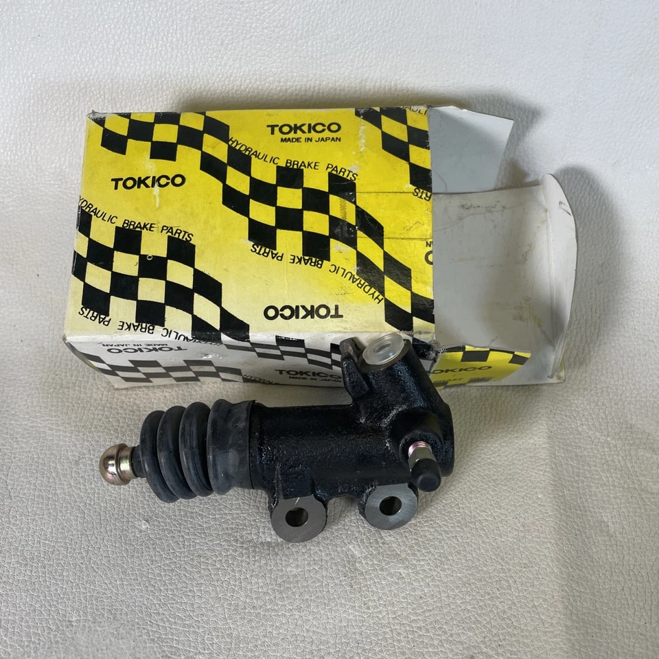 Cilindro de ahorro de embrague Tomico hecho en Japón Nissan/Datsun -finales de los 70-principios de los 80 (?) Foto 1 de 4