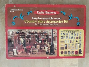 Vintage 1978 RealLife Miniatures Country Store Zubehör Set #198 - Bild 1 von 20