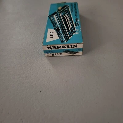 Märklin H0 5112 uncoupling track with H0 5113 light mast  - Image 1 of 3