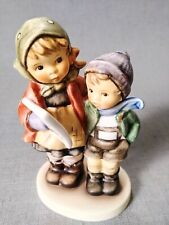 2008 Goebel Hummel #2280 Christmas Duet Figurine
