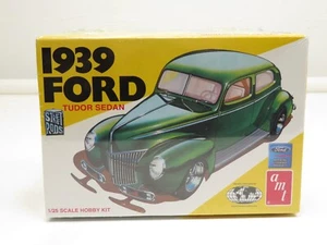 AMT 38484 1939 Ford Tudor Sedan Model Kit NIB - Picture 1 of 5
