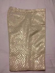 NEW YORK & COMPANY - SHINNY BEIGE SHORTS - 6 - Picture 1 of 2