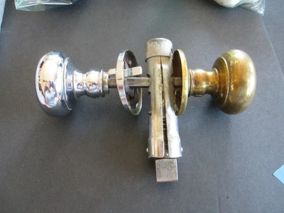 Набор дверных ручек National Brass Company Locking Passage Plates Patd 1921 28 C106 - Изображение 1 из 4