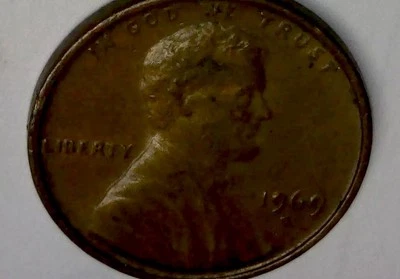 1969-D Lincoln Memorial Cent Die Chip (Cud) Error on 9 in Date Coin Penny - Image 1 of 3
