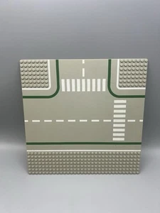 LEGO Legoland Town Piastra Stradale 32x32 Incrocio a T con Pista Ciclografica Vecchio Grigio Chiaro Grey - Foto 1 di 2