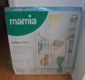 Safety Gate Boxed With Instructions - MAMIA