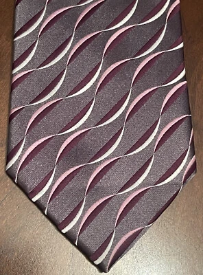 Barcelona Cravatte Purple Pink Gray 100% Polyester Men’s Neck Tie Made In China - Image 1 of 4