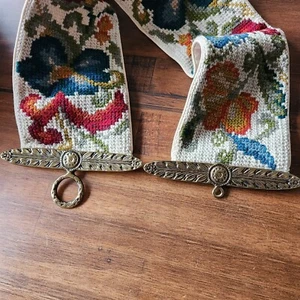 Vintage Nadelspitze Messing Glockenzug Wandbehang Blumen Cottagecore Wandteppich  - Bild 1 von 14