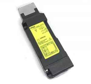 1PCS NEW HS5L-XD7Y4M-G FOR IDEC Electromagnetic Safety Switch - Picture 1 of 5