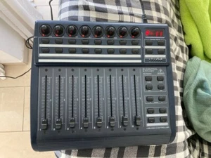 Behringer BCF 2000 B-CONTROL USB MIDI-Controller--Top Zustand - Bild 1 von 8
