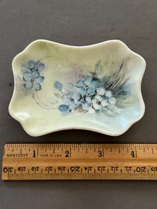 L MARTIN SIGNED HAND PAINTED FLOWER SMALL RECTANGLE PINK TRINKET JEWELRY TRAY - Picture 1 of 5