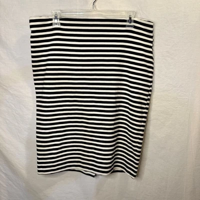 Merona Skirt Womens Size 12 Black & White Striped Stretch Rear Zip, Knee Length - Image 1 of 4