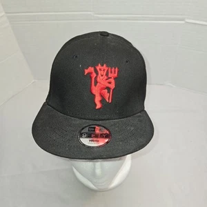 Gorra Manchester United NE Premier League parche lateral Snapback negra nueva con etiquetas juvenil - Imagen 1 de 7