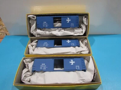 HO Scale Accurail 1547 (3) 40' AAR Steel Box Car B & M Lot#1233 - Image 1 of 4
