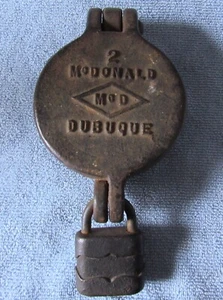 Tappo tubo riempimento ghisa McDonald M&D Dubuque vintage senza chiave - Foto 1 di 5