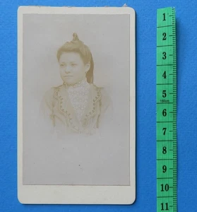 Altes Foto, CDV-Format Portrait eines Mädchens (Ende 19. Jh.) - Bild 1 von 2