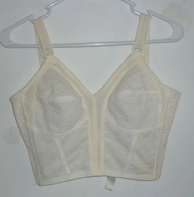 SUJETADOR SIN AROS DE ENCAJE FLORAL SIN MARCA CON DESHUESADO LATERAL TALLA 38C COLOR: CREMA Foto 1 de 2
