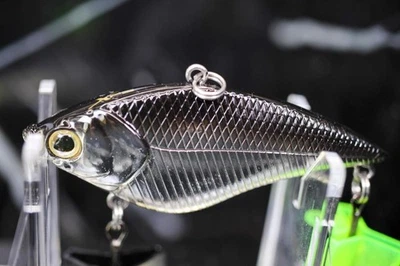 Рыболовная приманка Bass Pro Shops XPS Rattle Shad Lipless СЕРЕБРИСТАЯ ХРОМИРОВАННАЯ - Изображение 1 из 4