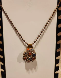 Kleiner Cabachon verzierter Anhänger - Bild 1 von 2