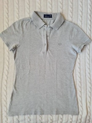 Fred Perry Mujer Gris Polo Camiseta Top Blusa Jersey Camiseta Talla 12 Usado Una Vez Foto 1 de 4