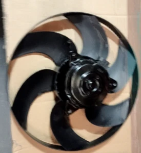 PGJ100310 Genuine Land Rover Freelander 1996-2006 Fan and motor - Picture 1 of 1