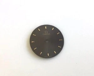  Omega Zifferblatt für Damenuhr, schwarz matt Ton. 18 mm Durchmesser - Bild 1 von 4