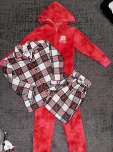Lot of Girls PJs Cat & Jack Flannel Plaid & Mickey One Piece GAP Kids Size 6 - Picture 1 of 14
