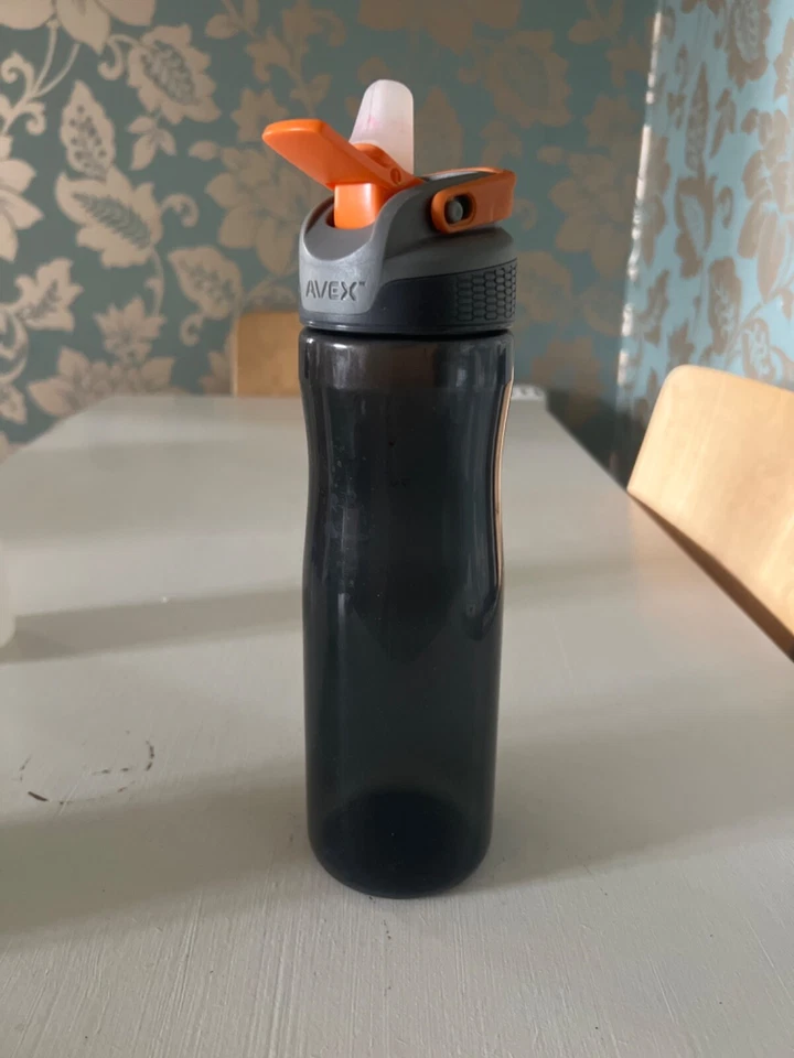 Botella de agua Avex - 750 ml - Usada - Negra/Naranja Foto 1 de 2