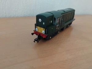 Heljan OO Gauge Class 15 Locomotive D8233 In BR Green SYE Livery - Picture 1 of 9
