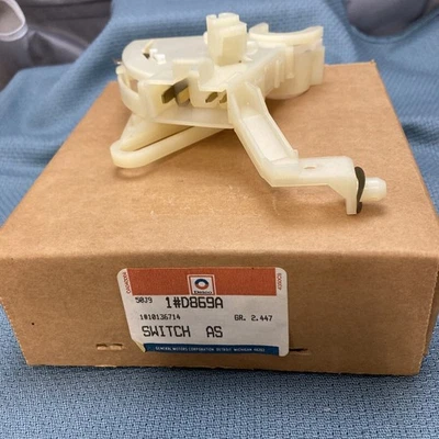 NEW ACDELCO D869A SWITCH ASSEMBLY, BRAKE LIGHT GM 10136714 GR 2.447 - Image 1 of 4