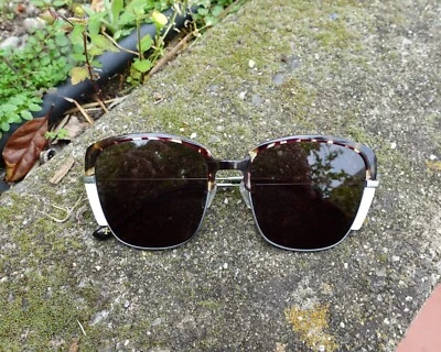 Gráficos: gafas de sol de plástico x Yellow Bee Foto 1 de 2