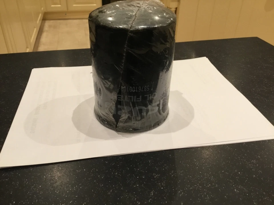 ISUZU Oil Filter - 5876100100, Genuine New ISUZU ISUZU TROOPER 2.8 DAIHASTU NOS - Image 1 of 1