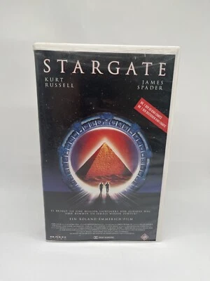 Stargate - Roland Emmerich - Kurt Russell James Spader - (VHS Cassette) - Bild 1 von 3