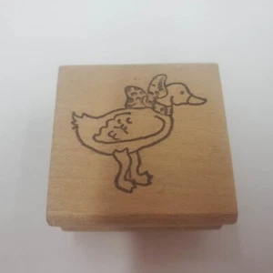 Stempel Affäre Ente mit Schleife #L702 Holz montiert Gummistempel 1,325" L x 1,5" B - Bild 1 von 6