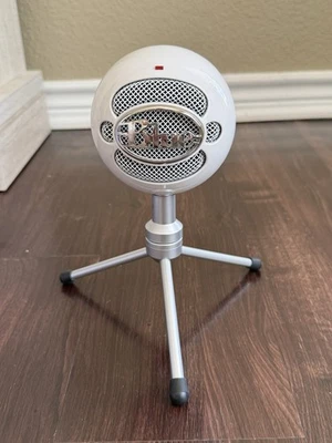 Blue MicrophonesSnowball iCE Condenser USB Microphone No USB Cord Untested - Image 1 of 4