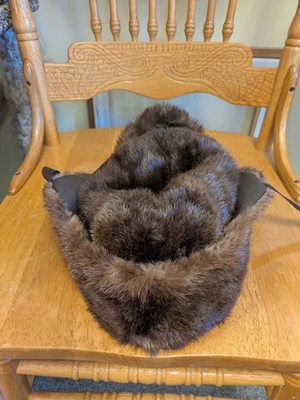 Sombrero de piel de nutria hecho en Canadá Foto 1 de 4