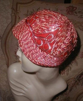 Lantejoulas vintage estilo flapper vermelho e rosa Soutache Cloche Laddie Northridge década de 1950 - Imagem 1 de 4