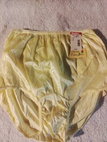 New Vintage Private Expressions size 7 Yellow  100% Silky Soft Nylon