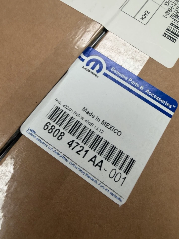 Módulo de unidad de nivel/bomba de combustible Mopar OEM para Ram 3500 2011-2025 68084721AB Foto 1 de 1