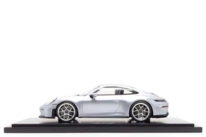 Spark 1:18 Porsche 911 GT3 Touring (992.2) in Polar Silver (Dealer Edition) - Picture 1 of 13